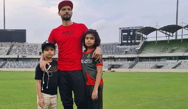 মিরপুরে খেলার মাঠে মাশরাফীর সঙ্গে সন্তানদের ছবি. Channel i News - চ্যানেল আই নিউজ