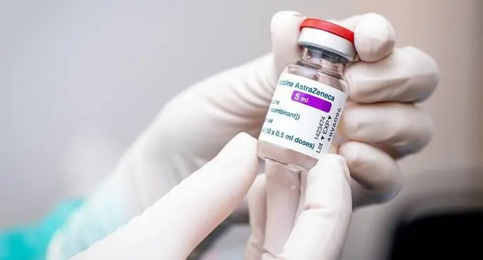 ঢাকায় বুলগেরিয়ার উপহারের AstraZeneca ভ্যাকসিনের বোতল. Channel i News - চ্যানেল আই নিউজ