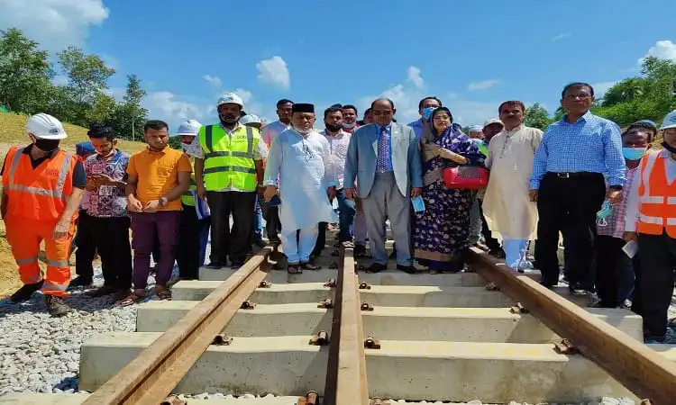 রেলমন্ত্রী কক্সবাজারে নির্মাণাধীন রেললাইন ও স্টেশন পরিদর্শন করছেন. Channel i News - চ্যানেল আই নিউজ
