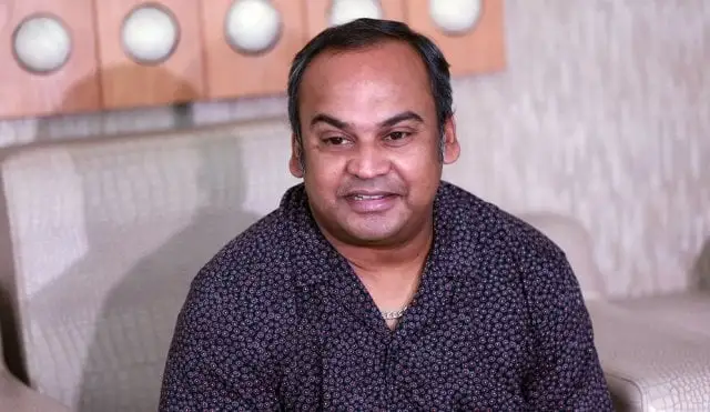 দুর্জয় হাসছেন, এইচপি নিয়ে খুশি, বাংলাদেশি ক্রিকেটার. Channel i News - চ্যানেল আই নিউজ