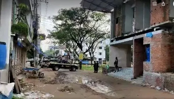 বসিলার জঙ্গি আস্তানা থেকে র্যাবের অভিযান, ধ্বংসস্তূপ ও পুলিশ সদস্যরা. Channel i News - চ্যানেল আই নিউজ