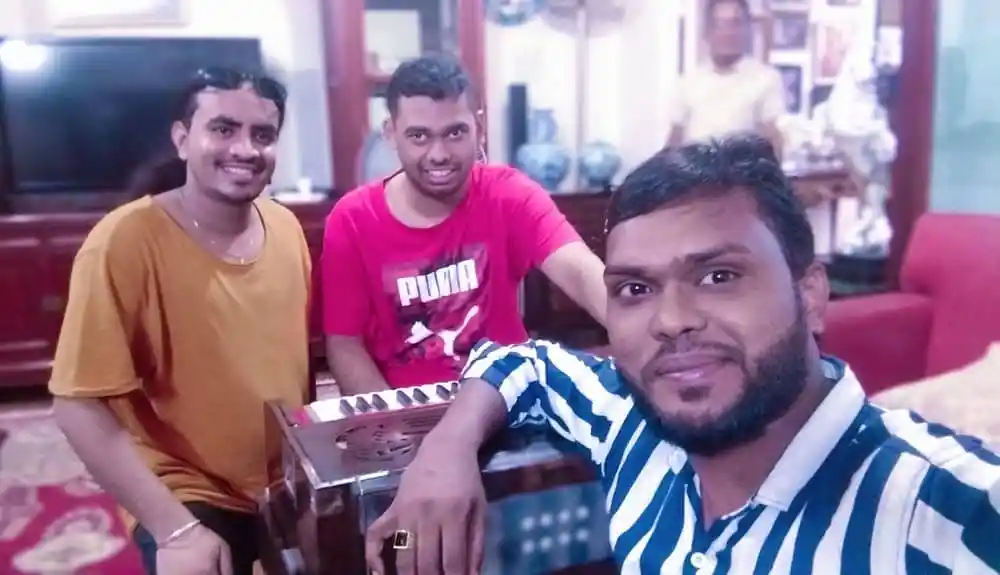 নোলক বাবুর কাছে গান শিখছেন এরশাদপুত্র, হতে চান গায়ক. Channel i News - চ্যানেল আই নিউজ