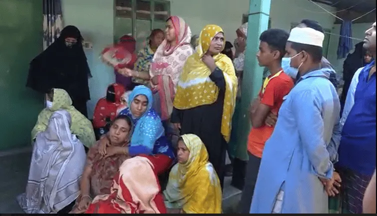 সাভারে প্রবাসীর স্ত্রী হত্যার ঘটনাস্থলে মানুষজনের ভিড়. Channel i News - চ্যানেল আই নিউজ