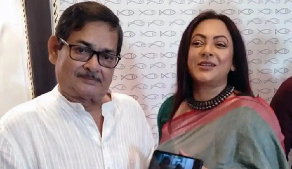 শ্রীলেখা মিত্র ও একজন পুরুষের ছবি, বাংলাদেশি সংবাদ পোর্টাল. Channel i News - চ্যানেল আই নিউজ