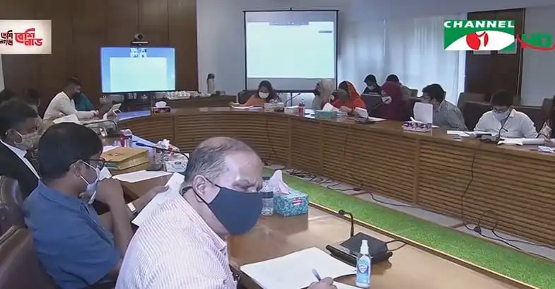 বাংলাদেশে শহরমুখী মানুষের স্রোত ঠেকাতে গ্রামে বিনিয়োগের আহ্বান. Channel i News - চ্যানেল আই নিউজ