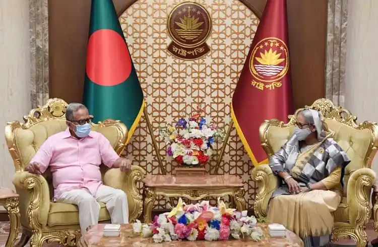 রাষ্ট্রপতি ও প্রধানমন্ত্রী সৌজন্য সাক্ষাৎ করছেন, বাংলাদেশ flags and official setting. Channel i News - চ্যানেল আই নিউজ