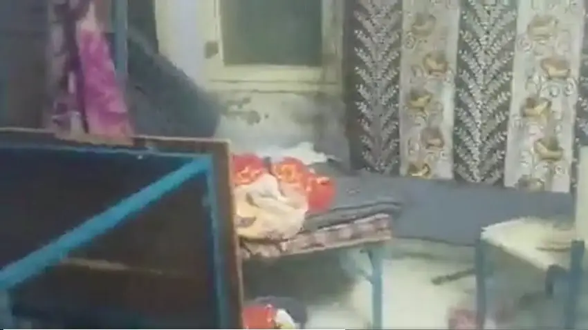 অপরাধের দৃশ্য, কাশ্মীরি শিক্ষার্থীদের ওপর হামলার ছবি. Channel i News - চ্যানেল আই নিউজ