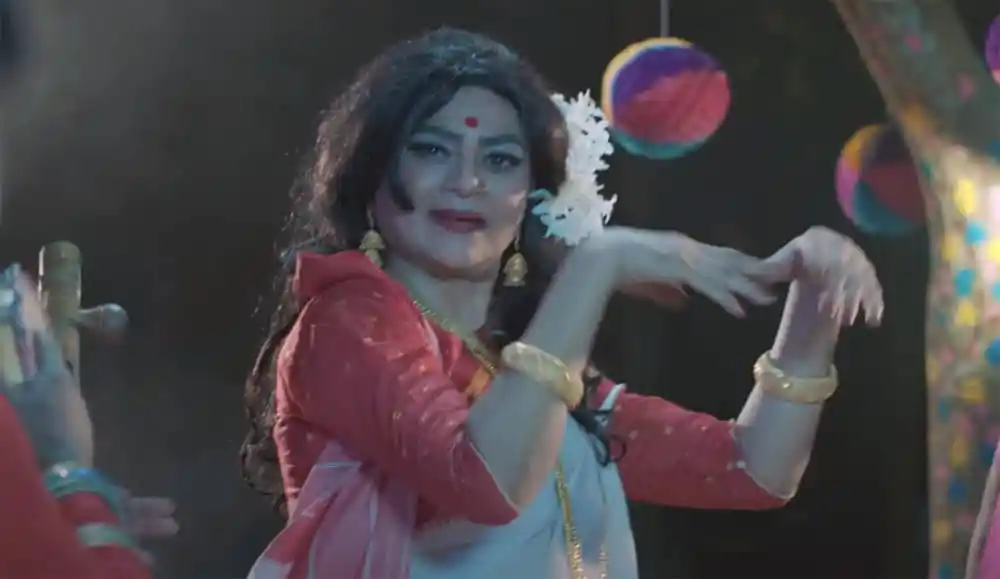 নাচের এক সুন্দর দৃশ্য, নারীর ঐতিহ্যবাহী পোশাক ও সাজে. Channel i News - চ্যানেল আই নিউজ