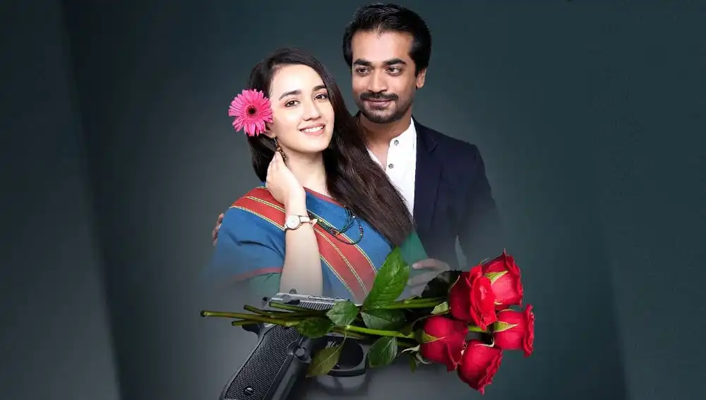 প্রেমের জন্য প্রস্তুত এক তরুণী ও তরুণ, ফুলের সঙ্গে হাসিমুখে. Channel i News - চ্যানেল আই নিউজ