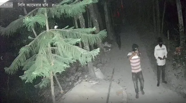 কোম্পানীগঞ্জে আওয়ামী লীগ সভাপতির বাড়িতে হামলা ও ভাঙচুরের দৃশ্য. Channel i News - চ্যানেল আই নিউজ