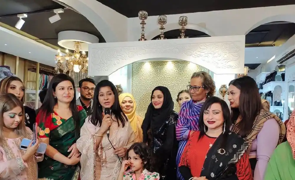 ফ্যাশন হাউস উদ্বোধনে অতিথি ও অতিথিনীদের সমাগম. Channel i News - চ্যানেল আই নিউজ