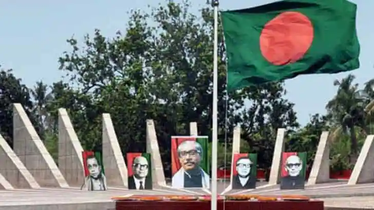বাংলাদেশের জাতীয় পতাকা উড়ছে, শহীদদের ছবি ও স্মৃতিসৌধ. Channel i News - চ্যানেল আই নিউজ