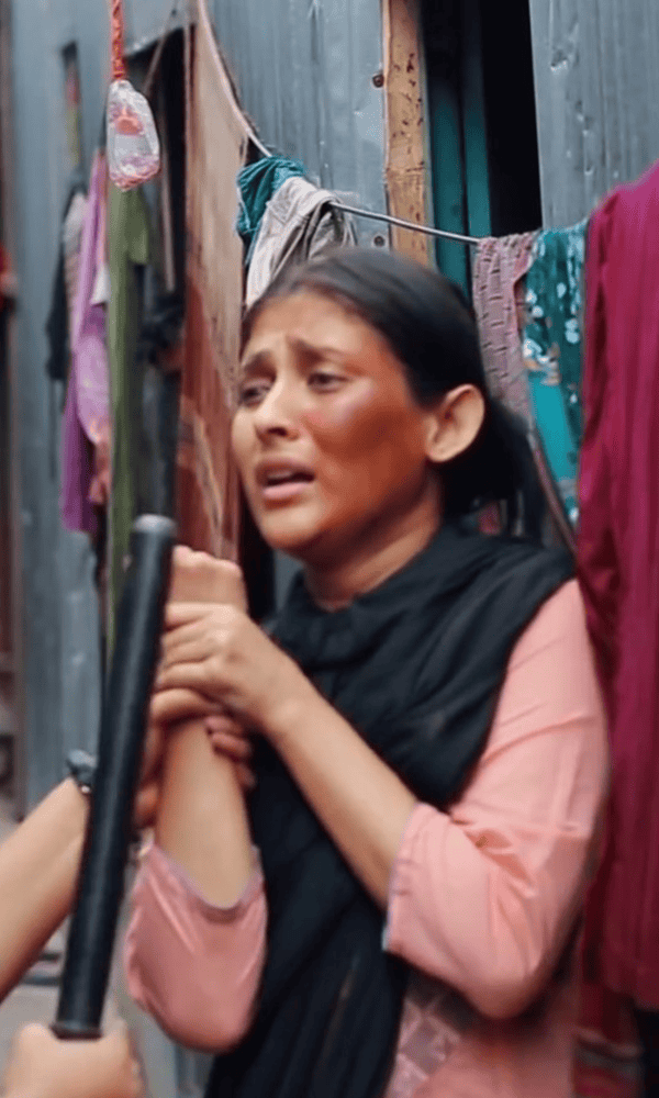 দরিদ্র নারীর কান্নার ছবি, Bangladesh, poverty, emotional scene. Channel i News - চ্যানেল আই নিউজ