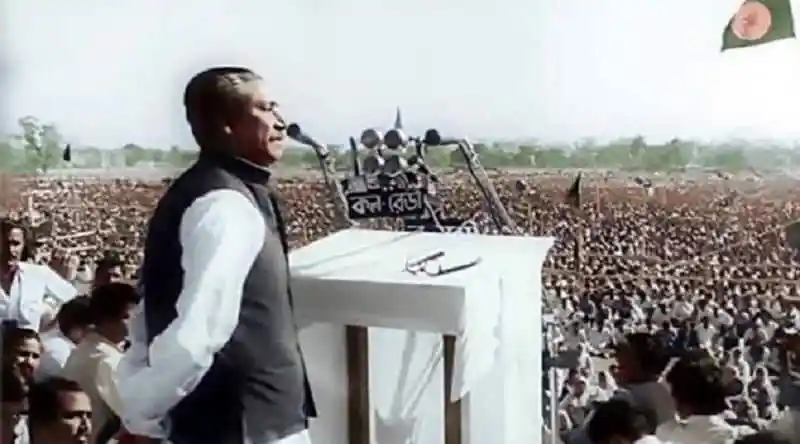 প্রধান বক্তা জনসমুদ্রে ভাষণ দিচ্ছেন, জনসমাগমের দৃশ্য. Channel i News - চ্যানেল আই নিউজ