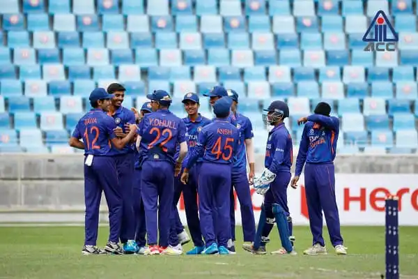 বাংলাদেশ ক্রিকেট দল মাঠে প্রস্তুতি নিচ্ছে, খেলোয়াড়রা হাসছে ও আলোচনা করছে. Channel i News - চ্যানেল আই নিউজ