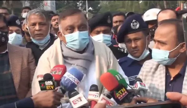 স্বরাষ্ট্রমন্ত্রীর সঙ্গে সাংবাদিকদের প্রশ্নের উত্তর দেন তিনি. Channel i News - চ্যানেল আই নিউজ