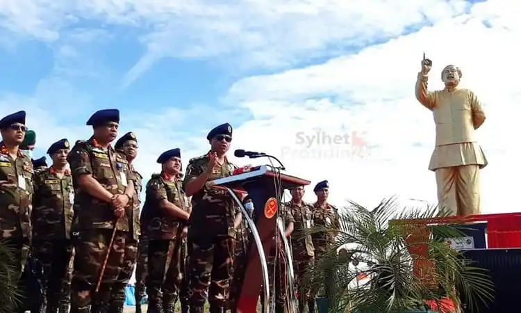 বঙ্গবন্ধুর ভাস্কর্য 'বজ্রকণ্ঠ' এর উদ্বোধন অনুষ্ঠানে সেনা কর্মকর্তারা উপস্থিত. Channel i News - চ্যানেল আই নিউজ