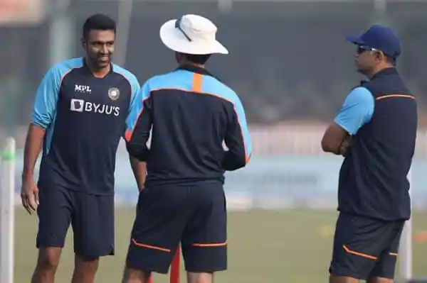 ভারতীয় ক্রিকেটার অশ্বিনের সঙ্গে কোচের আলোচনা, অনুশীলনে ব্যস্ত. Channel i News - চ্যানেল আই নিউজ