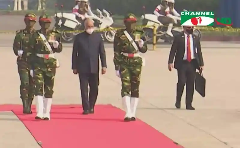 ভারতের রাষ্ট্রপতিকে লালগালিচা সংবর্ধনা প্রদান করা হচ্ছে. Channel i News - চ্যানেল আই নিউজ