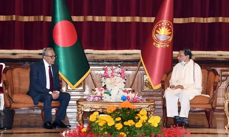 বাংলাদেশ ও তুরস্কের প্রতিনিধির মধ্যে বৈঠক, উভয় দেশের পতাকা পাশে. Channel i News - চ্যানেল আই নিউজ
