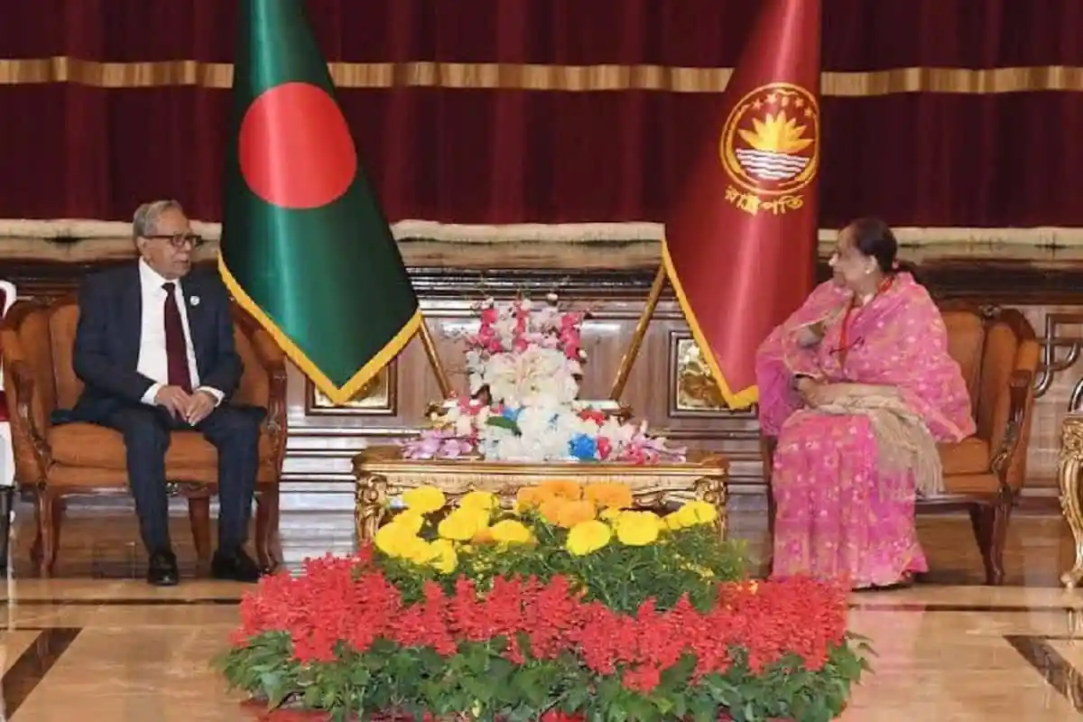 রাষ্ট্রপতির সঙ্গে ন্যাপ নেত্রীর সাক্ষাৎ, আলোচনা চলছে. Channel i News - চ্যানেল আই নিউজ