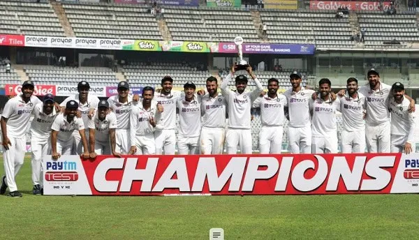 ভারত ক্রিকেট দল চ্যাম্পিয়নশিপ ট্রফি নিয়ে উদযাপন করছে. Channel i News - চ্যানেল আই নিউজ