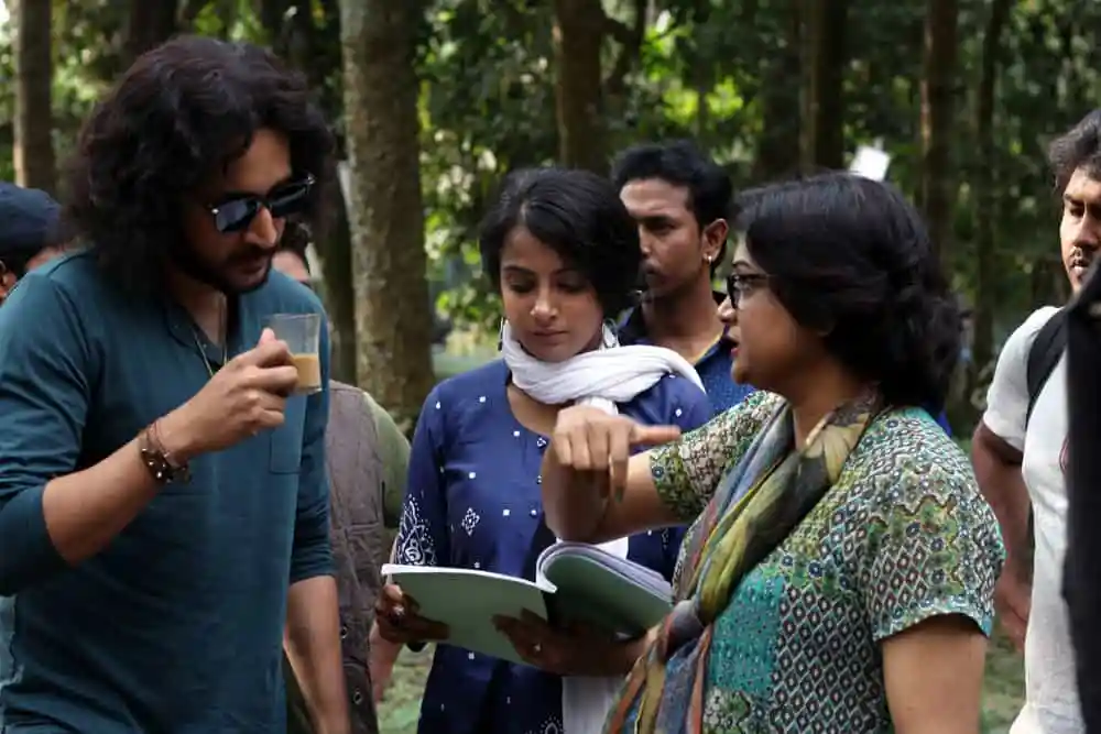 ঢাকা-কলকাতায় শবনমের 'আজব কারখানা' সিনেমার দৃশ্য. Channel i News - চ্যানেল আই নিউজ