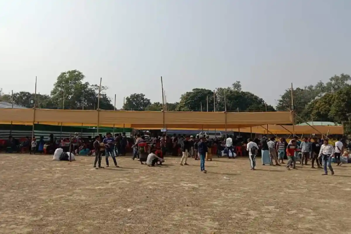 রোহিঙ্গা শিবিরে হাজারো মানুষ ভিড় করে আসছে. Channel i News - চ্যানেল আই নিউজ