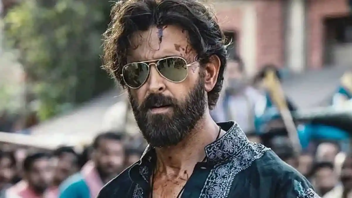 হৃতিক শেয়ার করেছেন বিক্রম বেদার প্রথম ঝলক, ক্যামেরার সামনে দাঁড়িয়ে. Channel i News - চ্যানেল আই নিউজ