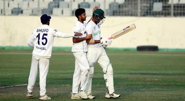 চ্যাম্পিয়ন মধ্যাঞ্চলের ক্রিকেটার শুভাগতের দুর্দান্ত সেঞ্চুরি. Channel i News - চ্যানেল আই নিউজ