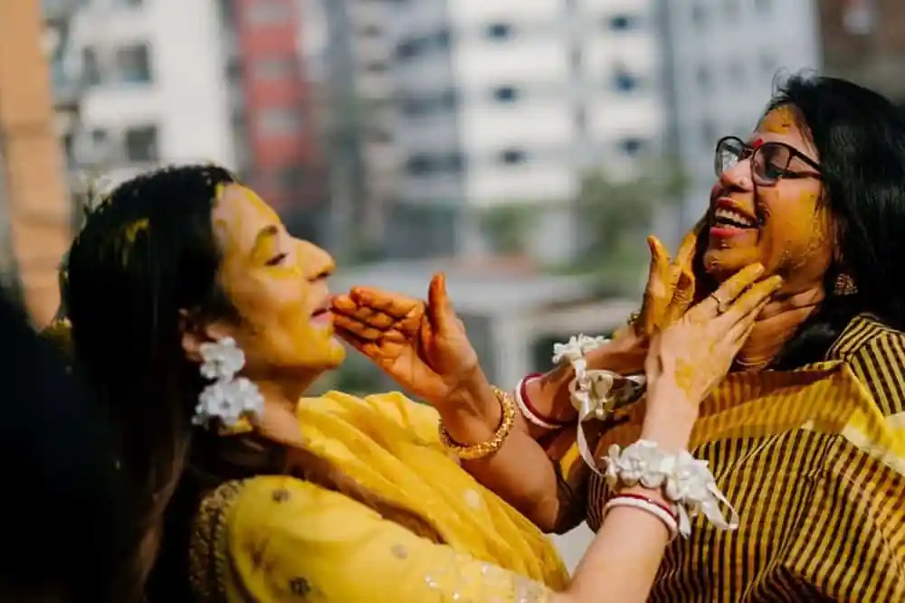 গায়ে হলুদের অনুষ্ঠানে চিত্রনায়িকা মিমের আনন্দময় মুহূর্ত. Channel i News - চ্যানেল আই নিউজ