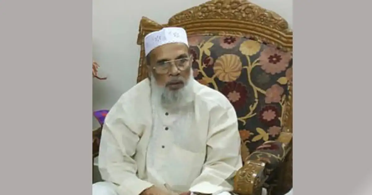 মোসলেহ উদ্দিন গাজীর মৃত্যুতে দোয়া মাহফিলের ছবি, একজন ব্যক্তি বসে আছেন।. Channel i News - চ্যানেল আই নিউজ