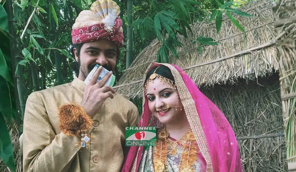 বিবাহের জন্য প্রস্তুত দম্পতি, পাঞ্জাবি ও সিন্দুর পরা. Channel i News - চ্যানেল আই নিউজ