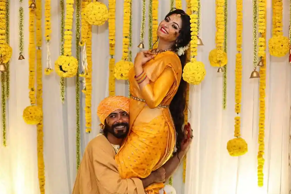 রাজ-পরীর হলুদ পোশাক পরা সুন্দর ছবি, উৎসবের পরিবেশে. Channel i News - চ্যানেল আই নিউজ