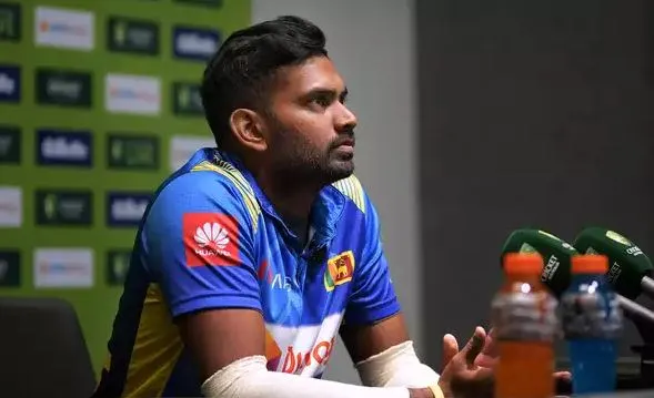 বাংলাদেশ ক্রিকেটার রাজাপাকশে সংবাদ সম্মেলনে কথা বলছেন. Channel i News - চ্যানেল আই নিউজ