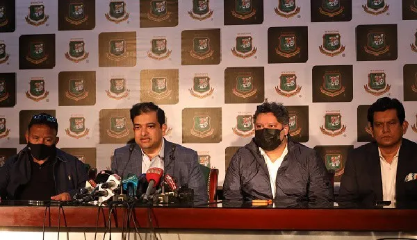 বসন্ত রঙিন ভালোবাসার দিন উপলক্ষে নাচের পারফরম্যান্স. Channel i News - চ্যানেল আই নিউজ
