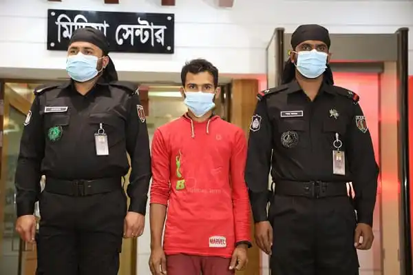 পিকআপ চাপা দেয়া ব্যক্তির সঙ্গে দুই পুলিশ কর্মকর্তা, রিমান্ডে. Channel i News - চ্যানেল আই নিউজ