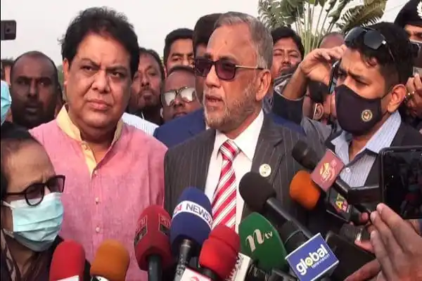 বাংলাদেশের মন্ত্রী সংবাদ সম্মেলনে বক্তব্য দিচ্ছেন. Channel i News - চ্যানেল আই নিউজ