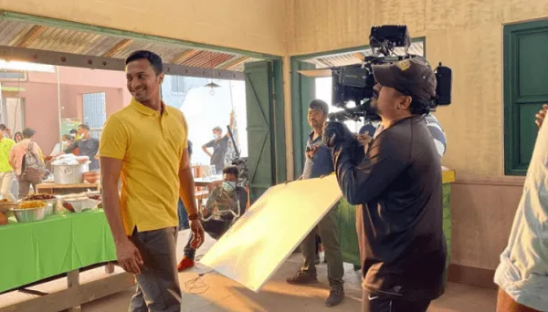 বাংলাদেশি ক্রিকেটার সাকিব আল হাসান বরিশালে দুঃখপ্রকাশ করছেন. Channel i News - চ্যানেল আই নিউজ
