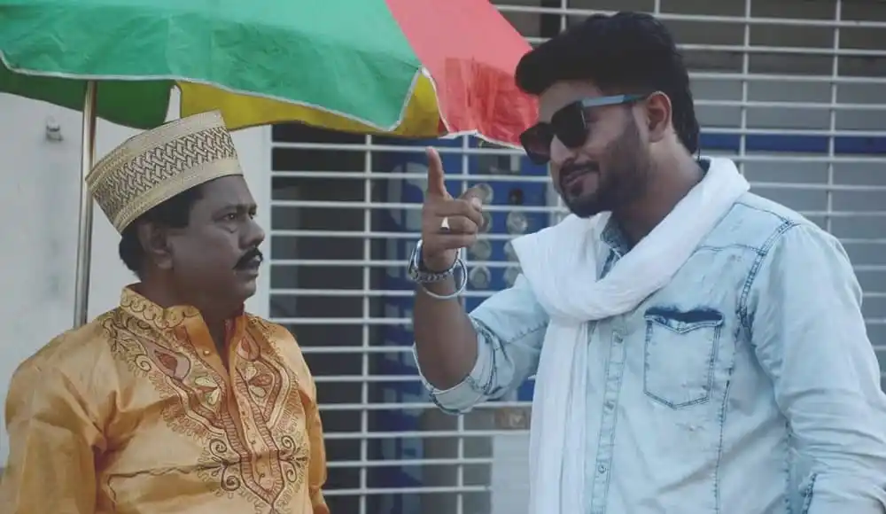 অভিনেতা বাপ্পী চৌধুরী সাদেক বাচ্চু আঙ্কেলকে স্মরণ করে কথা বলছেন. Channel i News - চ্যানেল আই নিউজ