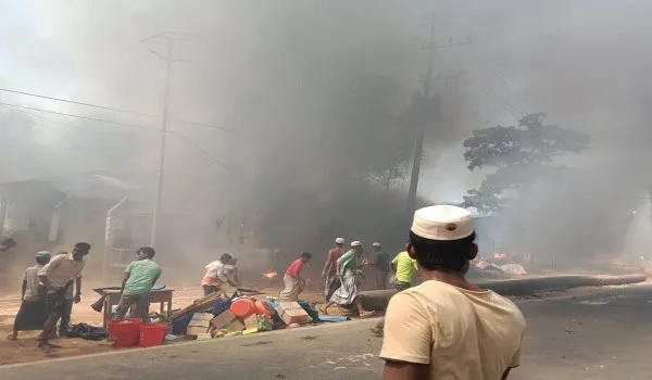 রোহিঙ্গা ক্যাম্পে অগ্নিকাণ্ডের ঘটনা, ধোঁয়া ও আগুনের কুণ্ডলী দেখা যাচ্ছে. Channel i News - চ্যানেল আই নিউজ