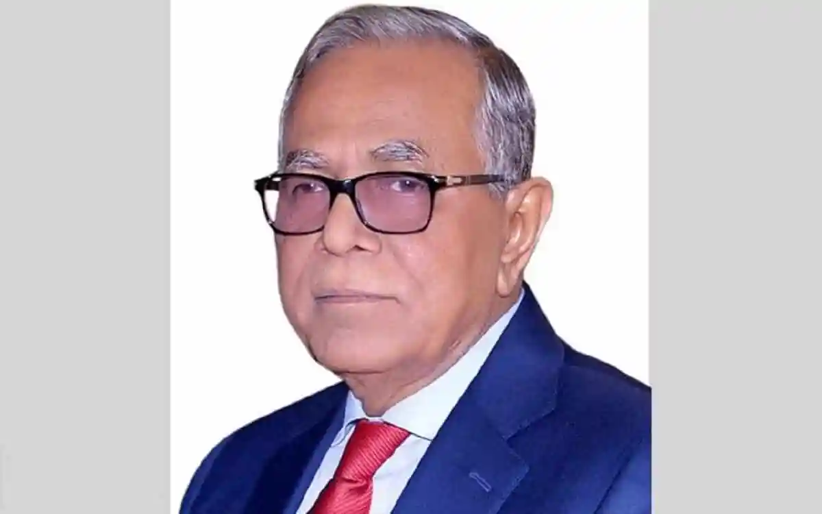 বাংলাদেশের রাষ্ট্রপতি পদের একজন প্রবীণ ব্যক্তি, পরিপাটি পোশাক পরিহিত. Channel i News - চ্যানেল আই নিউজ