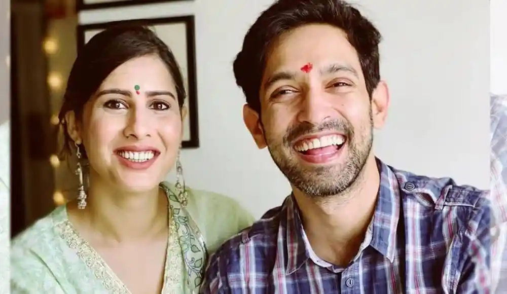 বিক্রান্ত ও তার স্ত্রী গোপনে বিয়ে করেছেন, হাসিমুখে ছবি. Channel i News - চ্যানেল আই নিউজ