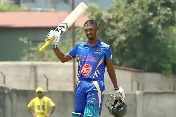 ক্রিকেটার নাঈম ব্যাট হাতে উদযাপন করছেন, মাঠে খুশি মুখে. Channel i News - চ্যানেল আই নিউজ