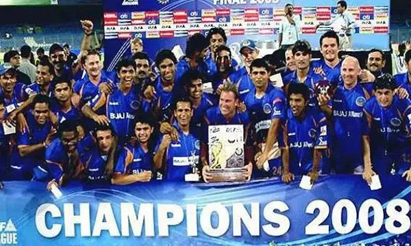 ভারতীয় ক্রিকেট দল ২০০৮ চ্যাম্পিয়নস ট্রফি জেতার পর উদযাপন করছে।. Channel i News - চ্যানেল আই নিউজ
