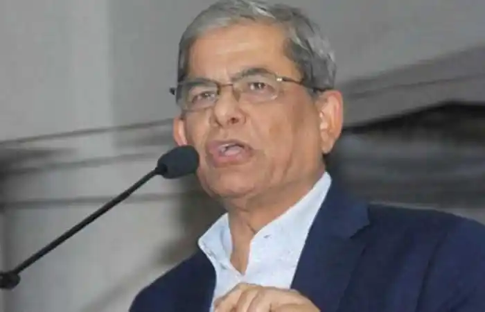 বাংলাদেশের একজন রাজনীতিবিদ বক্তৃতা দিচ্ছেন, পেশাদার ও আত্মবিশ্বাসী. Channel i News - চ্যানেল আই নিউজ