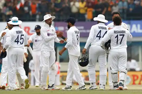 ভারতীয় ক্রিকেটাররা লঙ্কানদের বিরুদ্ধে জয়ের উদযাপন করছে. Channel i News - চ্যানেল আই নিউজ