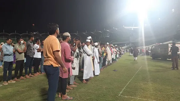 শোকের জন্য মানুষের দীর্ঘ লাইন, চোখের জল ও দোয়া. Channel i News - চ্যানেল আই নিউজ
