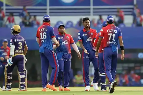 বাংলাদেশ ক্রিকেট দলের খেলোয়াড়রা মাঠে জয় উদযাপন করছে. Channel i News - চ্যানেল আই নিউজ