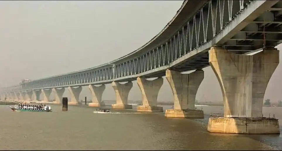 নদীর উপর নির্মিত বৃহৎ সেতু, দূর থেকে দেখা যাচ্ছে. Channel i News - চ্যানেল আই নিউজ
